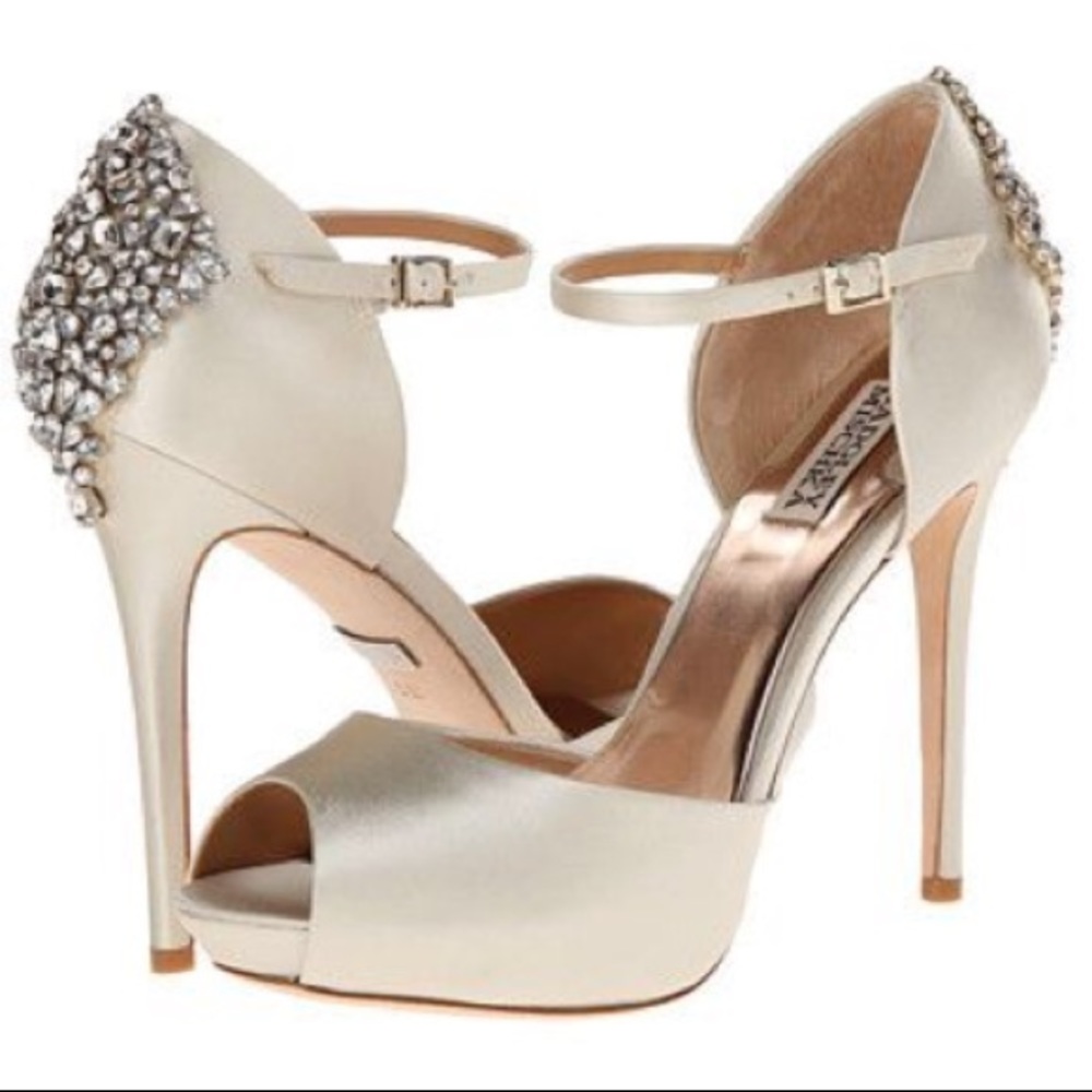 Badgley Mischka ivory satin heels